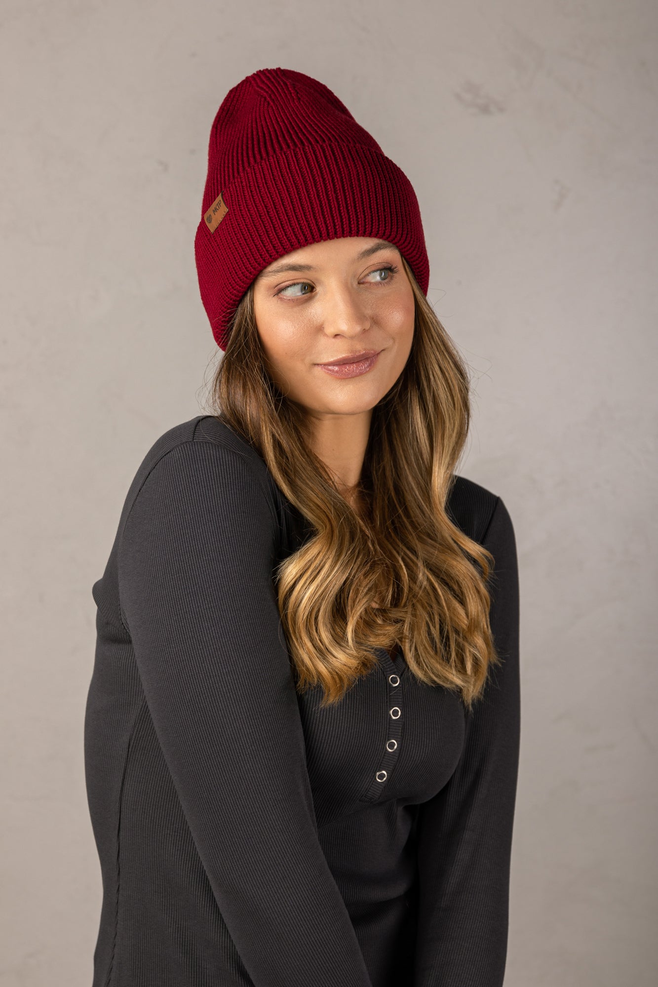 Czapka Cosy Days Wino 100% Merino Extra Fine