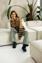 Sweter Apres Ski Kamel w Czarne Paski 100% Wełna Merino