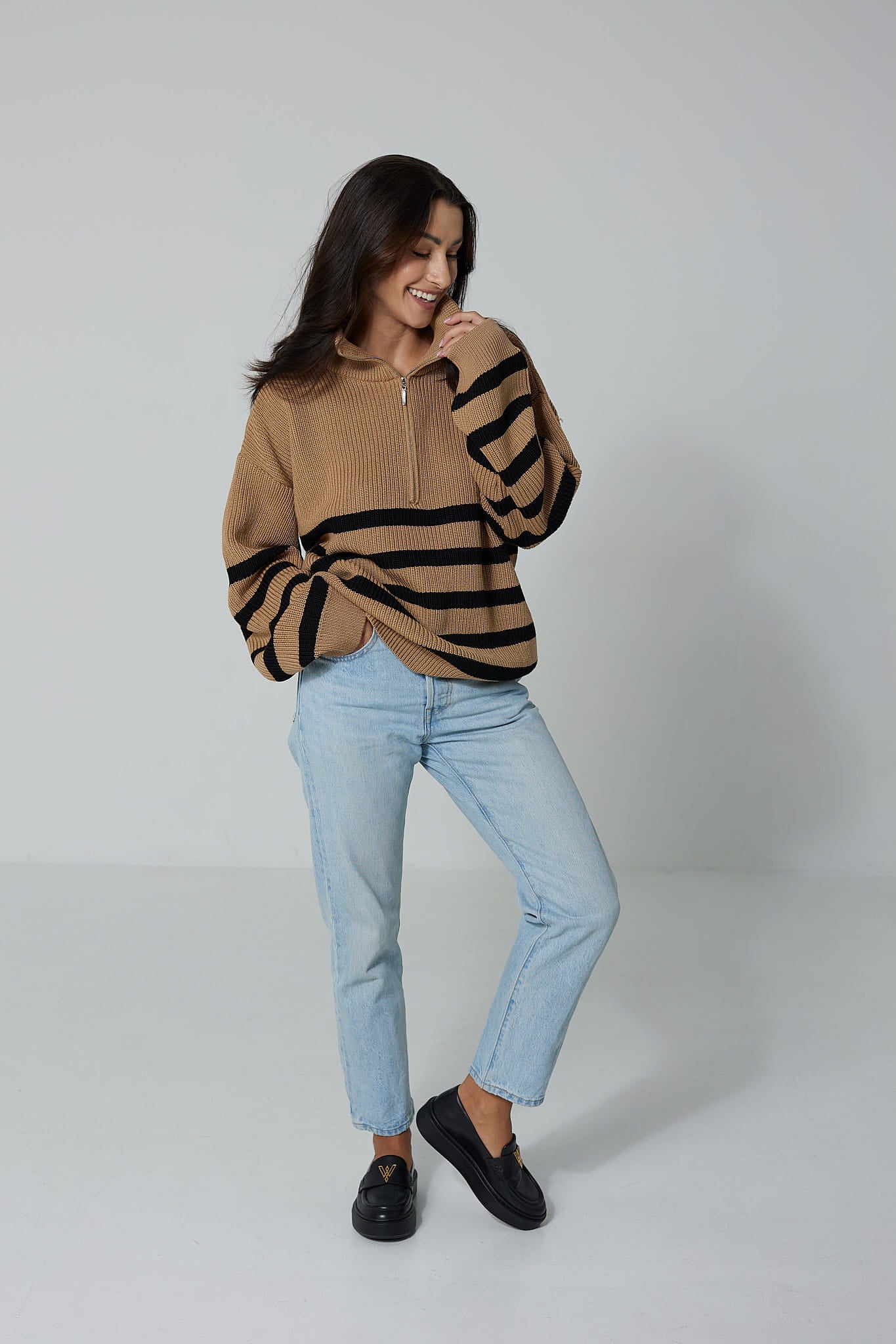 Sweter Apres Ski Kamel w Czarne Paski 100% Wełna Merino