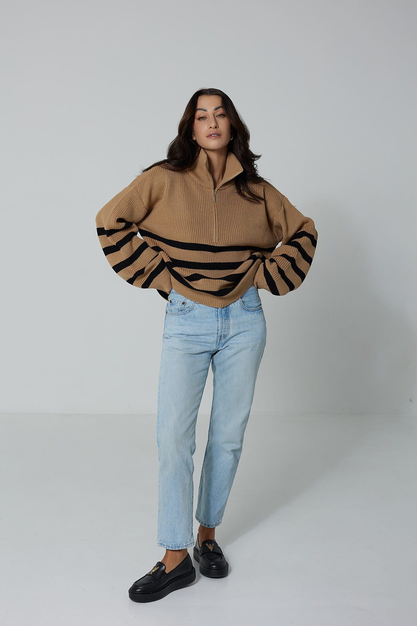 Sweter Apres Ski Kamel w Czarne Paski 100% Wełna Merino