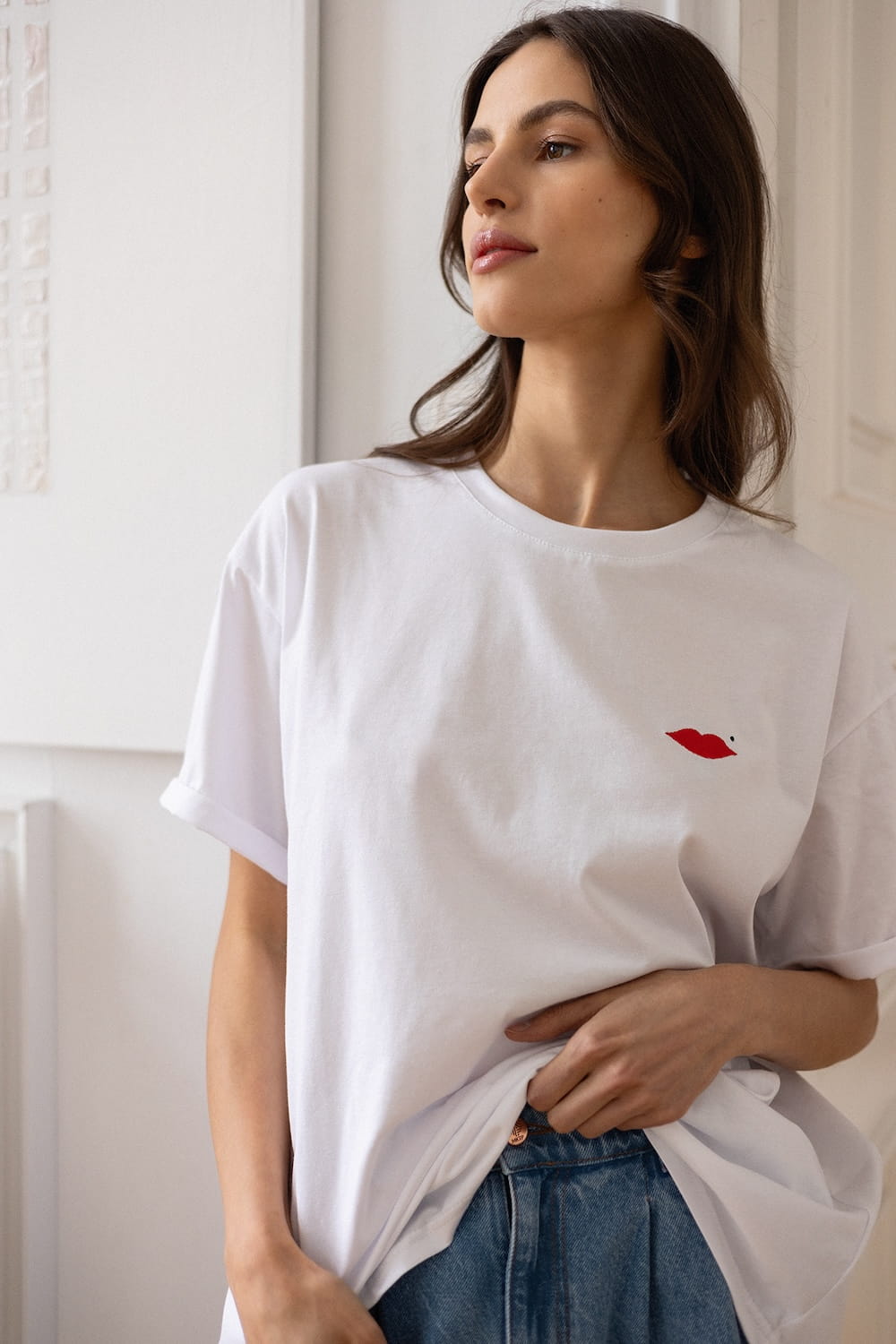 T-shirt Voilà Biały Usta