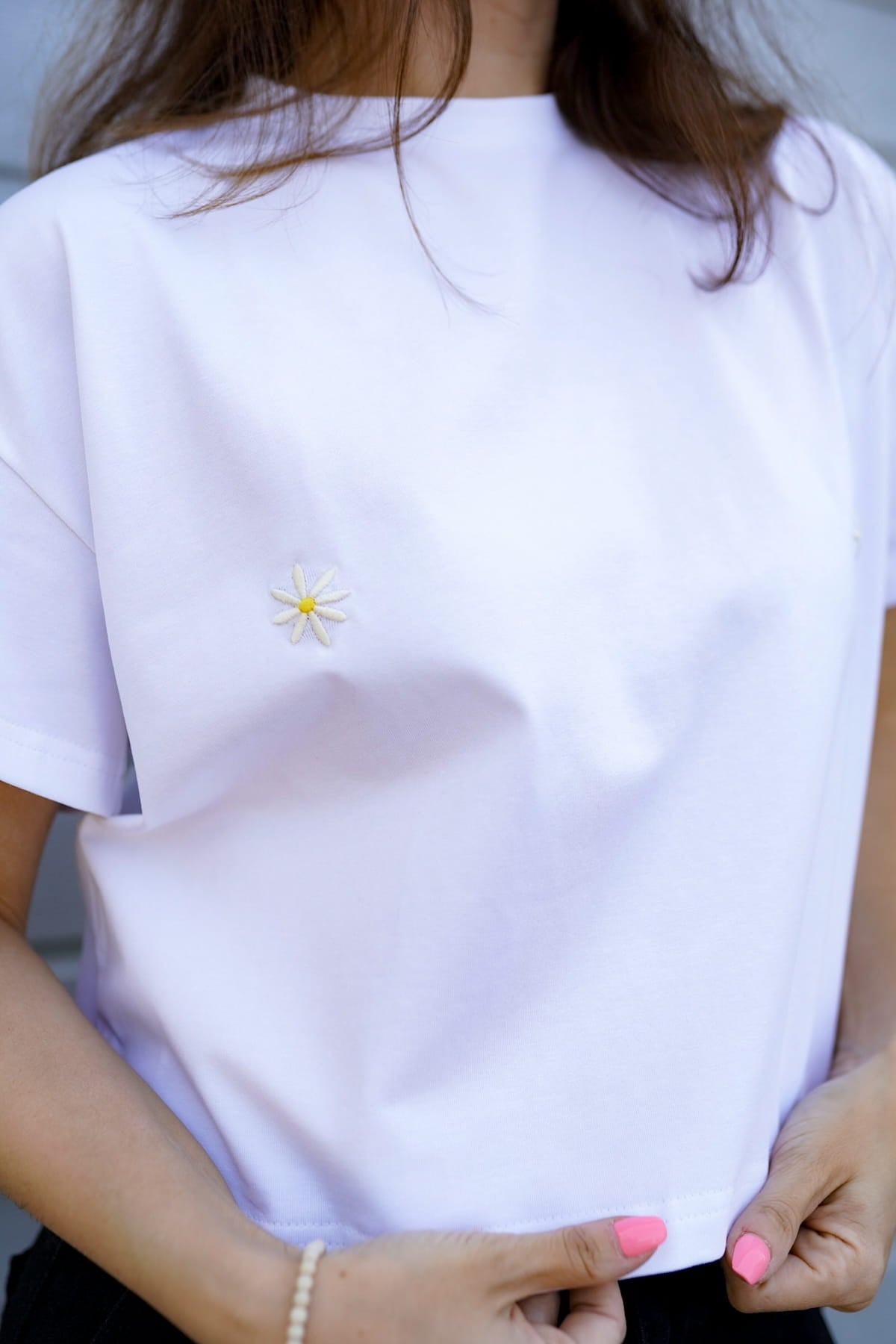 T-shirt Crop-Voilà Biały Białe Stokrotki