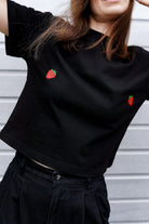 T-shirt Crop-Voilà Czarny Truskawki