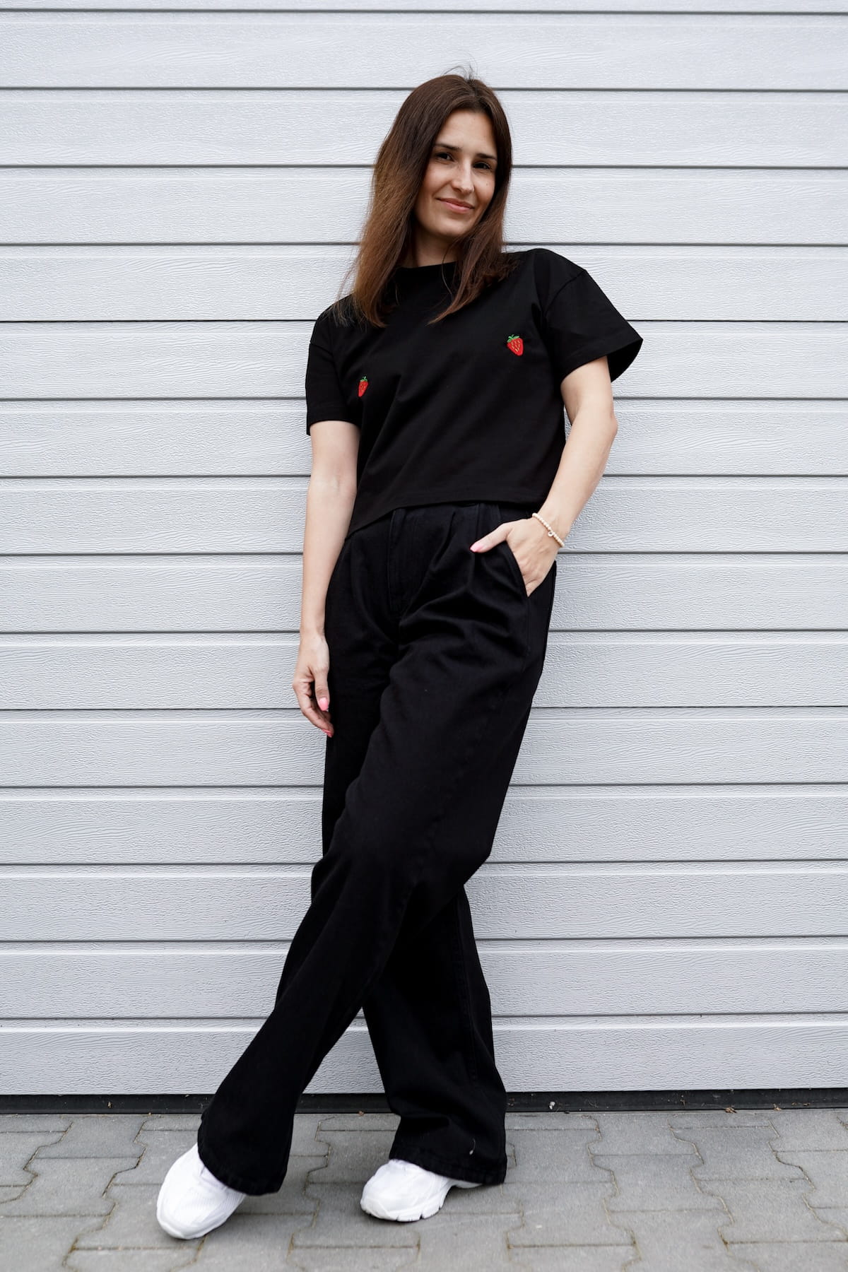 T-shirt Crop-Voilà Czarny Truskawki