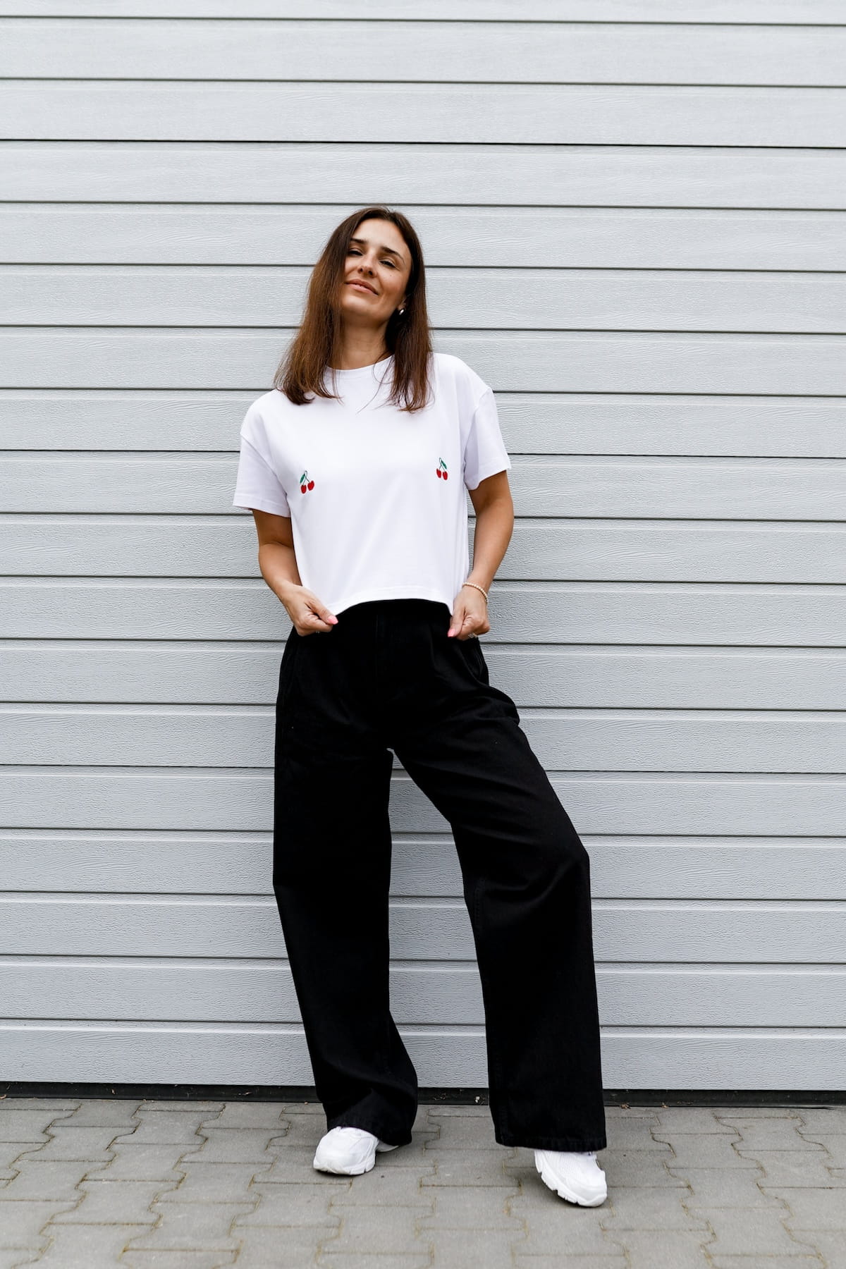 T-shirt Crop-Voilà Biały Wiśnie