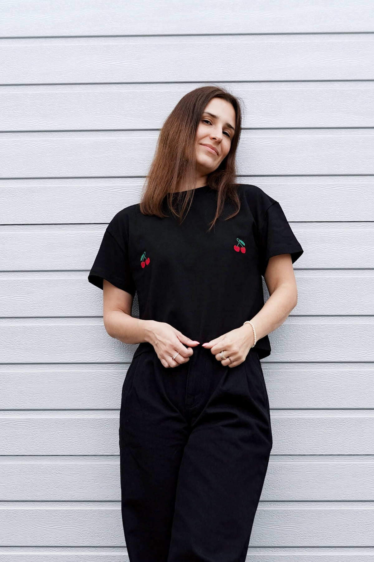 T-shirt Crop-Voilà Czarny Wiśnie