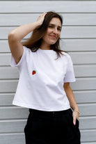 T-shirt Crop-Voilà Biały Truskawki