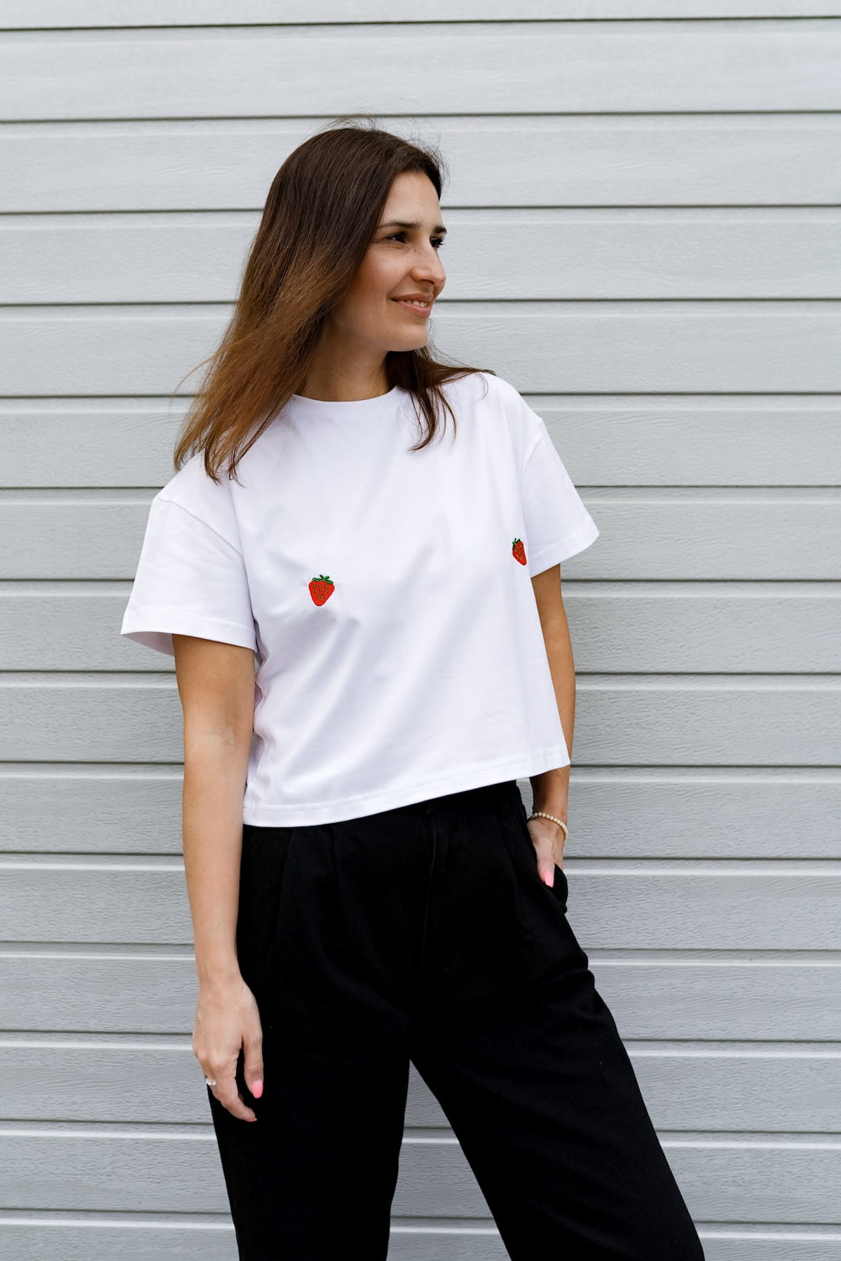 T-shirt Crop-Voilà Biały Truskawki