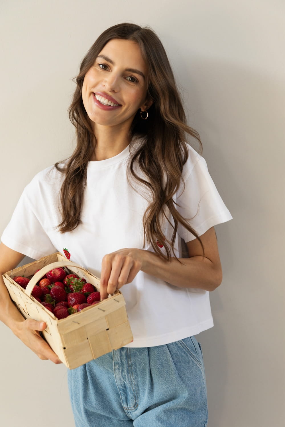 T-shirt Crop-Voilà Biały Truskawki