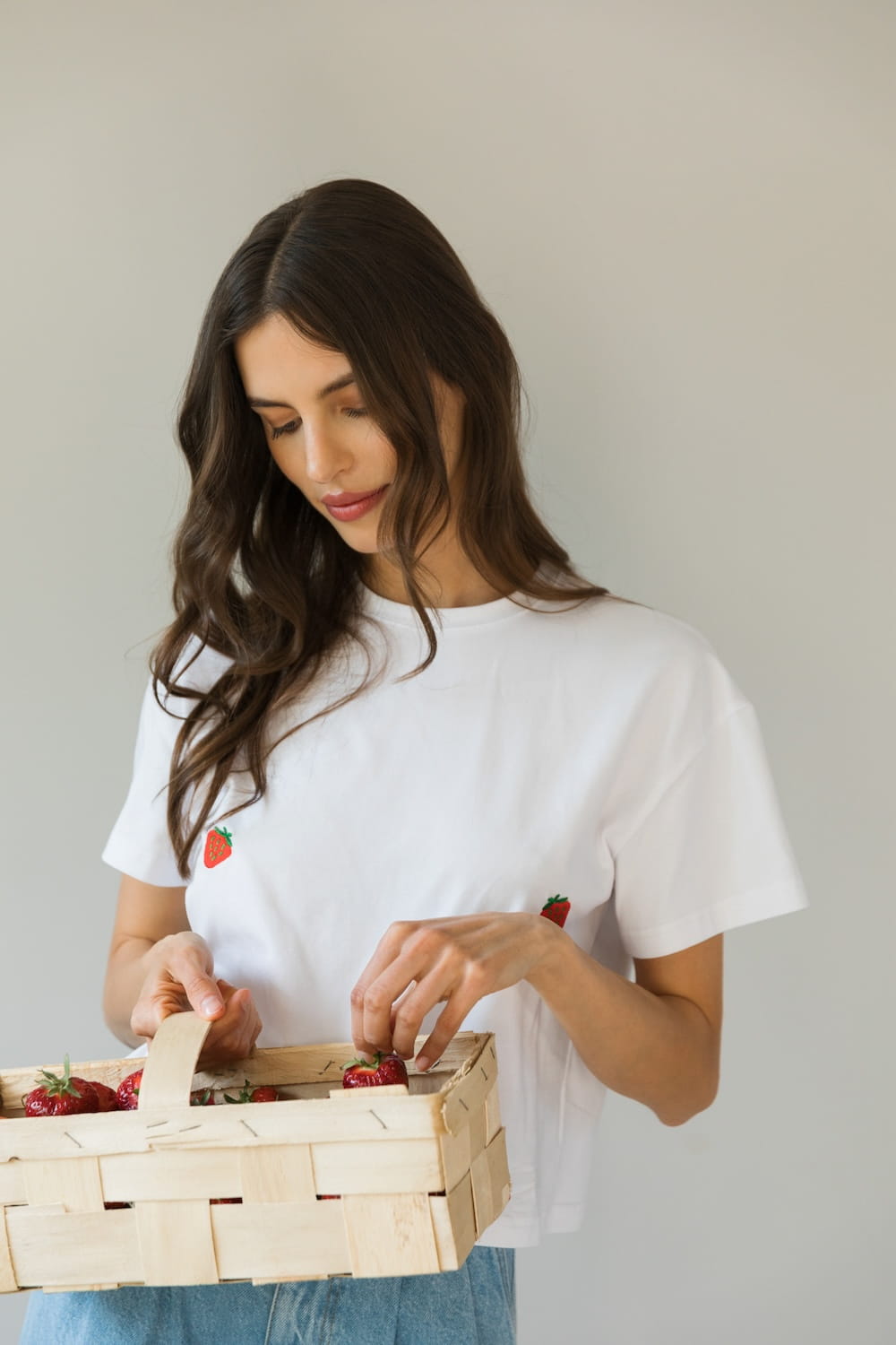 T-shirt Crop-Voilà Biały Truskawki