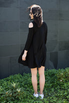 Sukienka Z Rozcięciami Na Ramionach City Girl Czarna