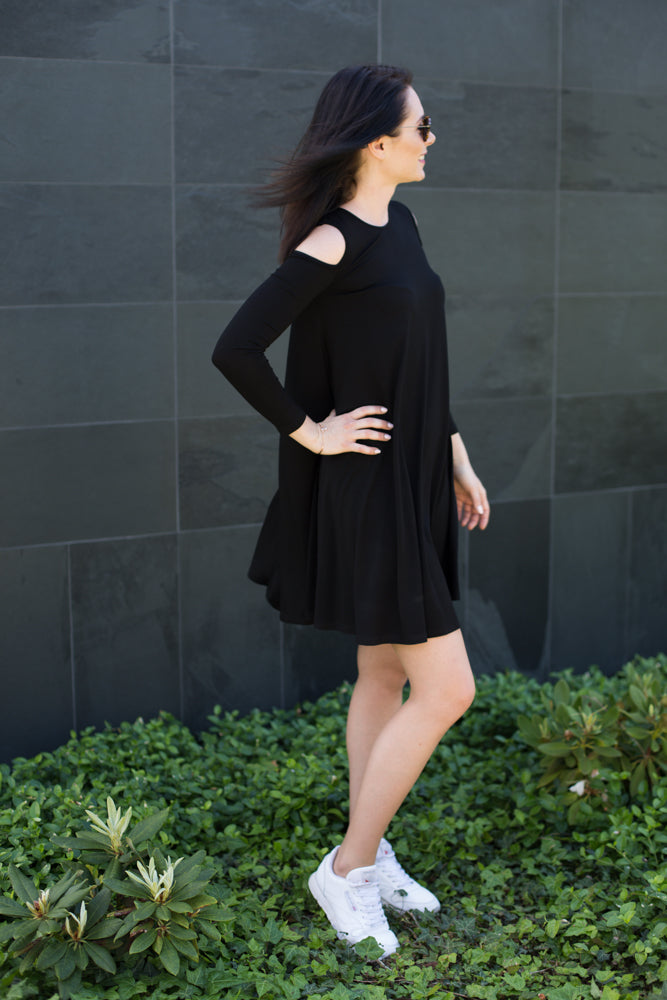 Sukienka Z Rozcięciami Na Ramionach City Girl Czarna