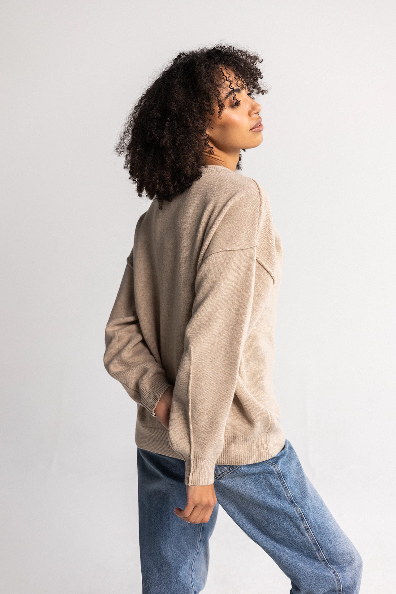 Sweter Cashmere Hug Piaskowy