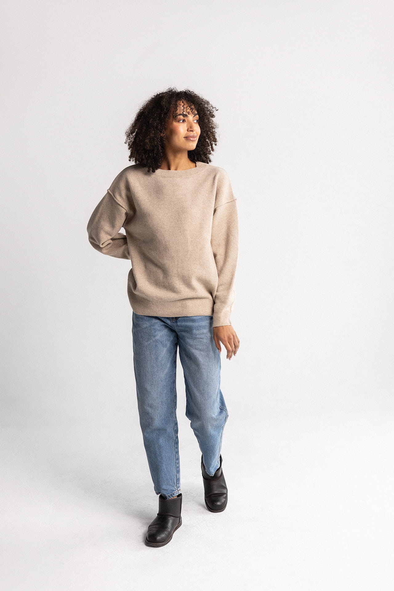 Sweter Cashmere Hug Piaskowy